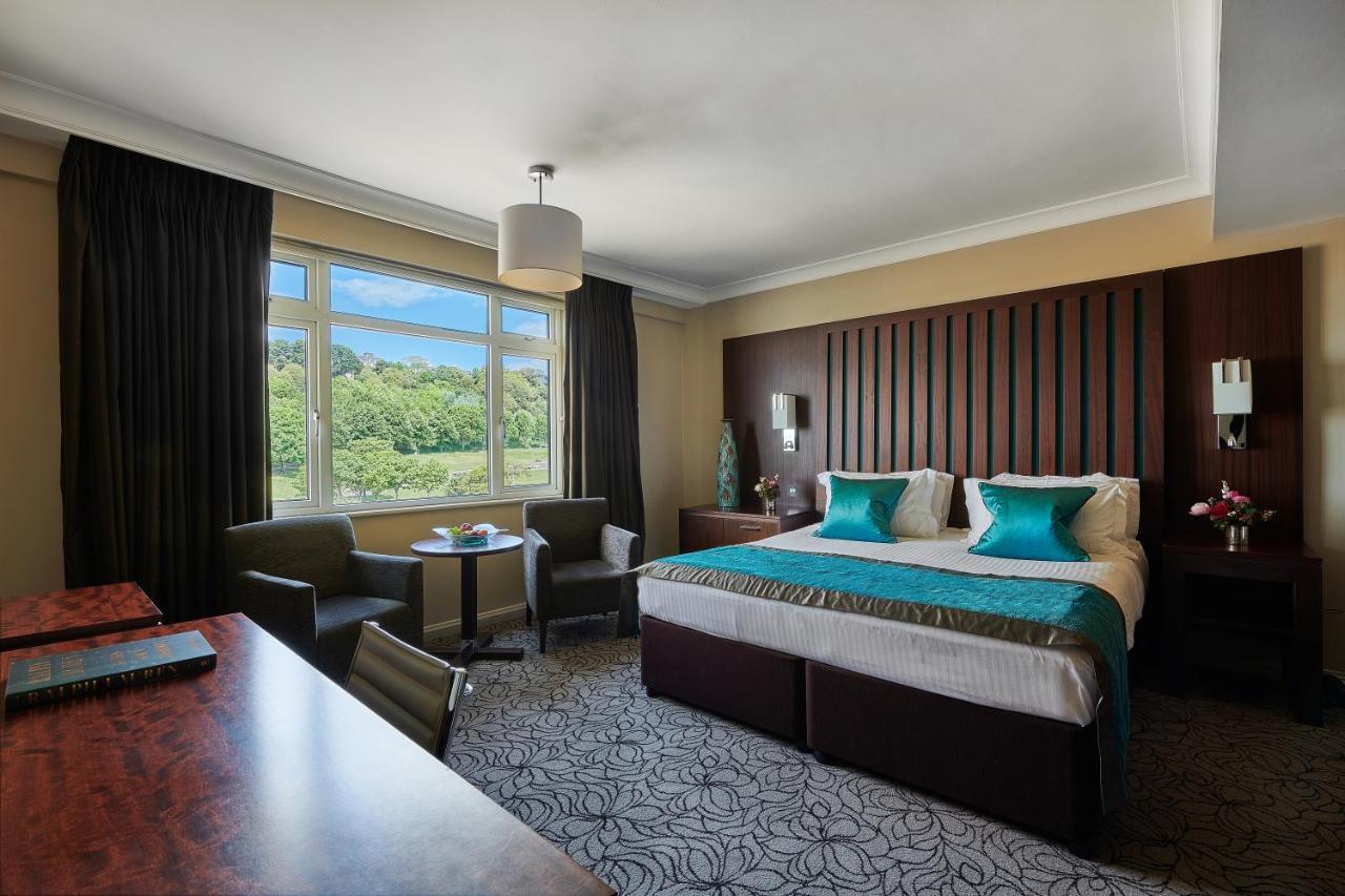 Grand Jersey Hotel And Spa Saint Helier Jersey Exterior foto A room at the hotel