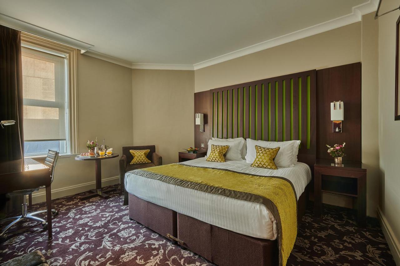 Grand Jersey Hotel And Spa Saint Helier Jersey Exterior foto A bedroom at the hotel