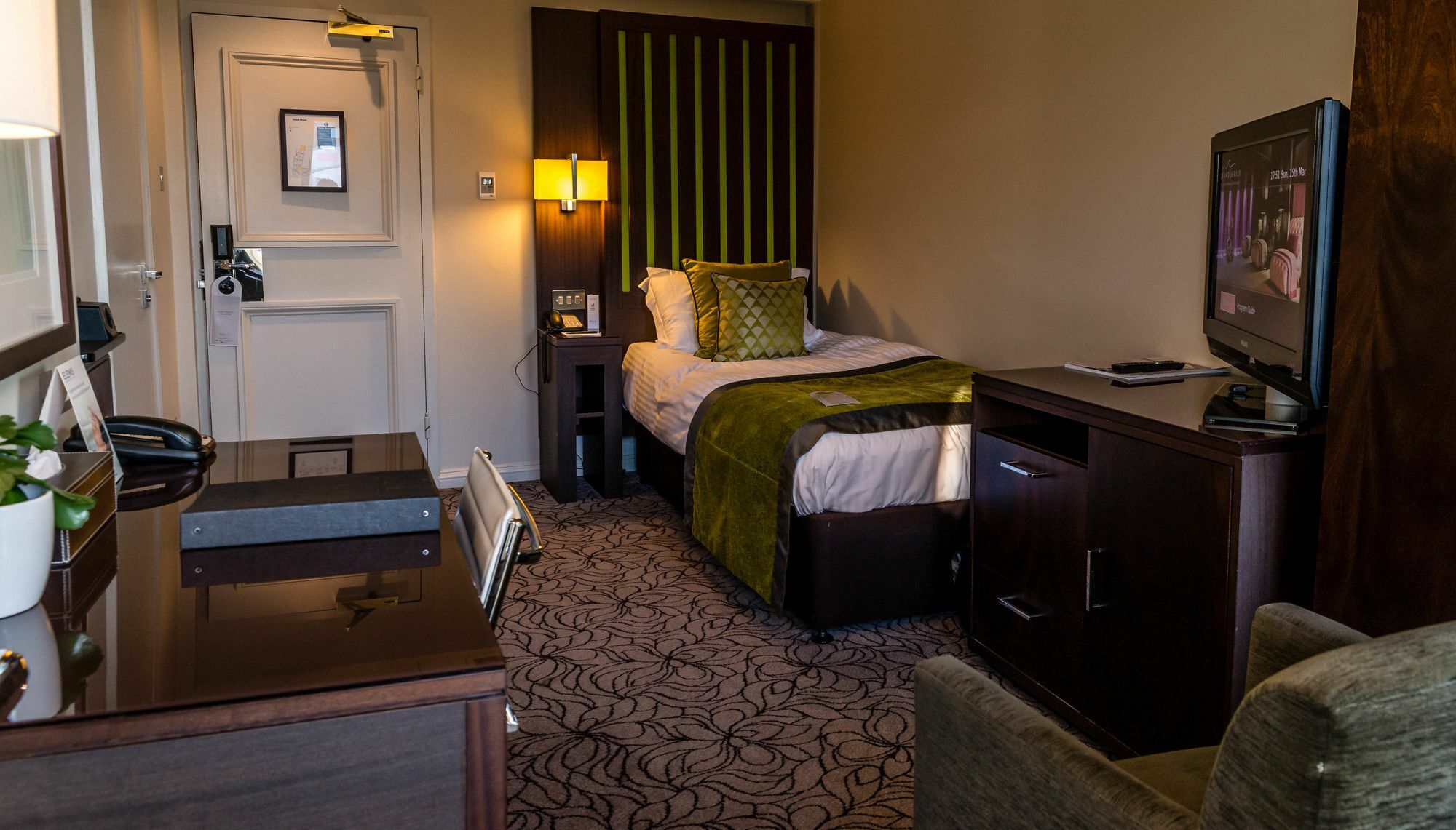 Grand Jersey Hotel And Spa Saint Helier Jersey Exterior foto A single room at the hotel